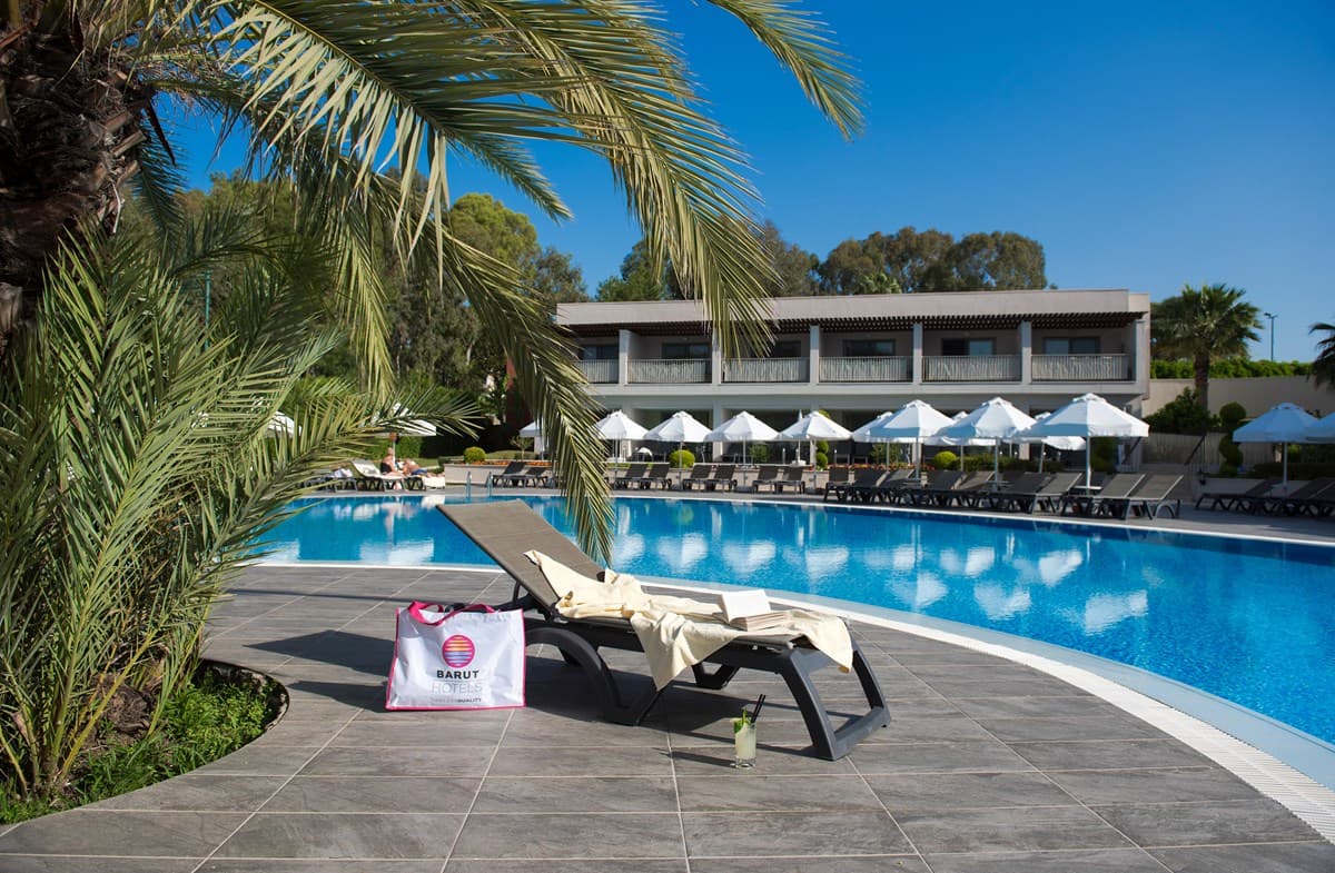 Luxury among palms - photo 2