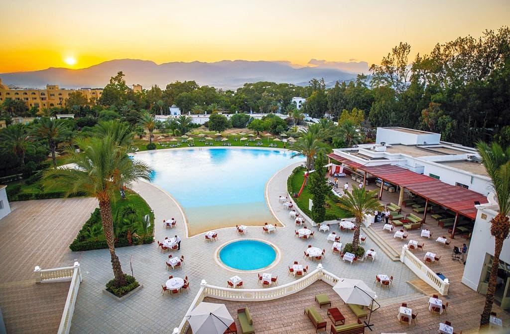 Yasmine Hammamet Escape