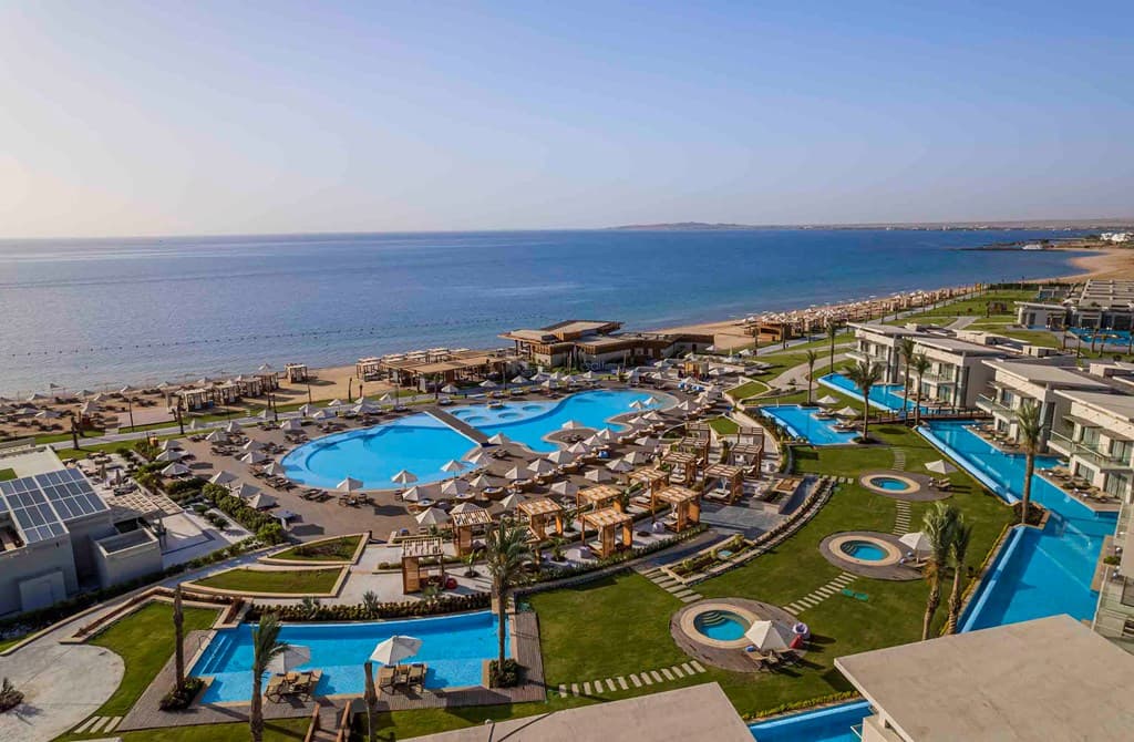 Luxury By The Beach - photo 2