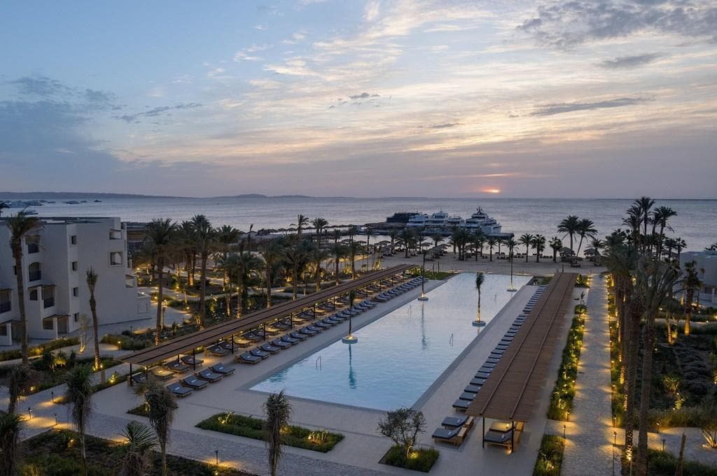 Serry Beach Resort - photo 2