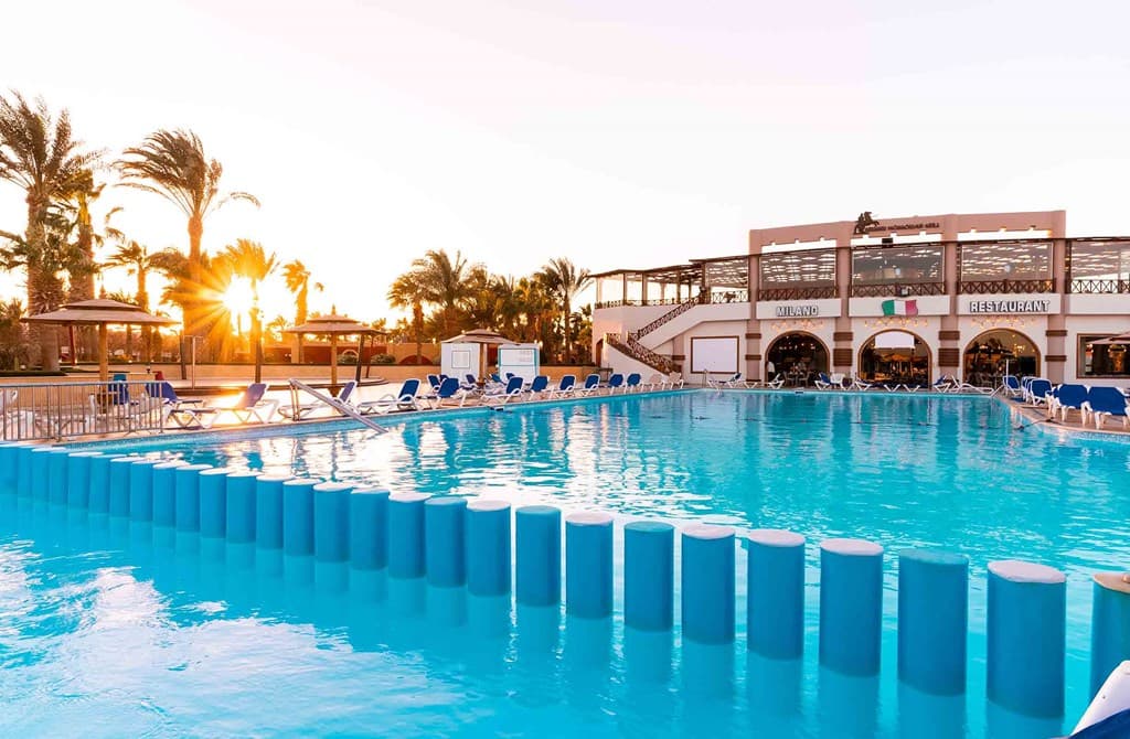 Aladdin Beach Resort - main photo