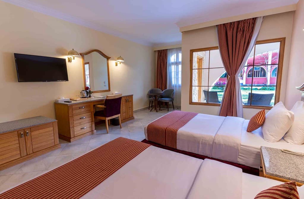 Aladdin Beach Resort - photo 2