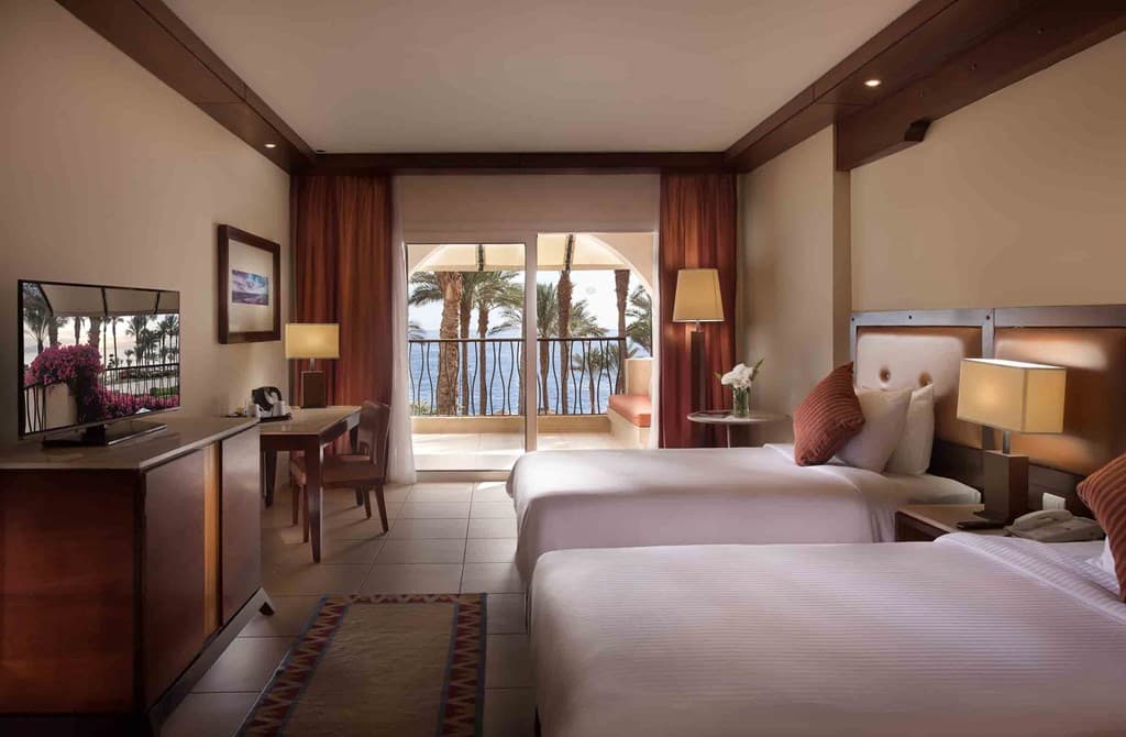 Sharks Bay, Grand Rotana - photo 2