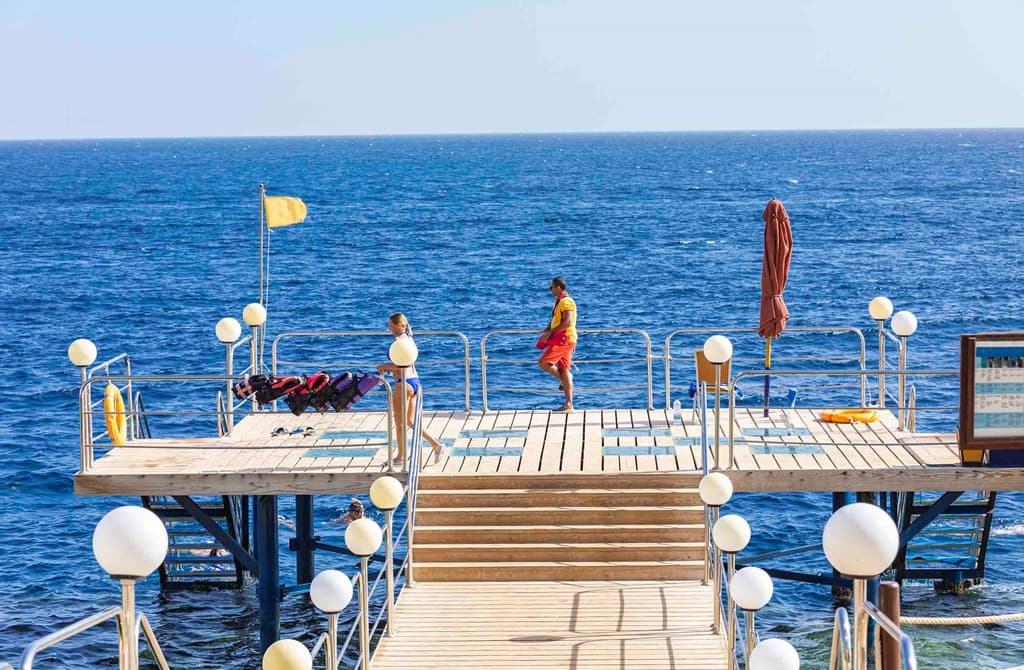 Sharks Bay, Grand Rotana - photo 3
