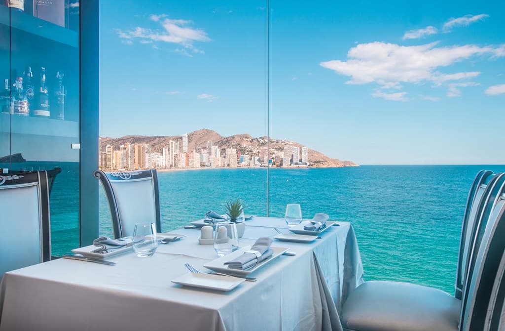 Luxury Beachfront Hotel - main photo