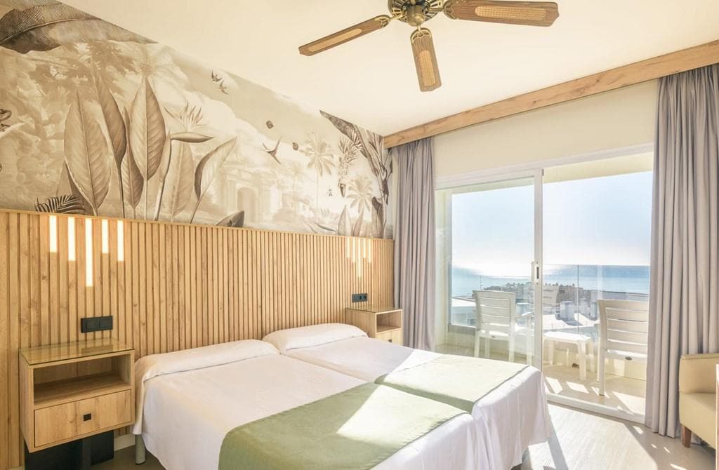 Torremolinos Beach Stay - photo 2