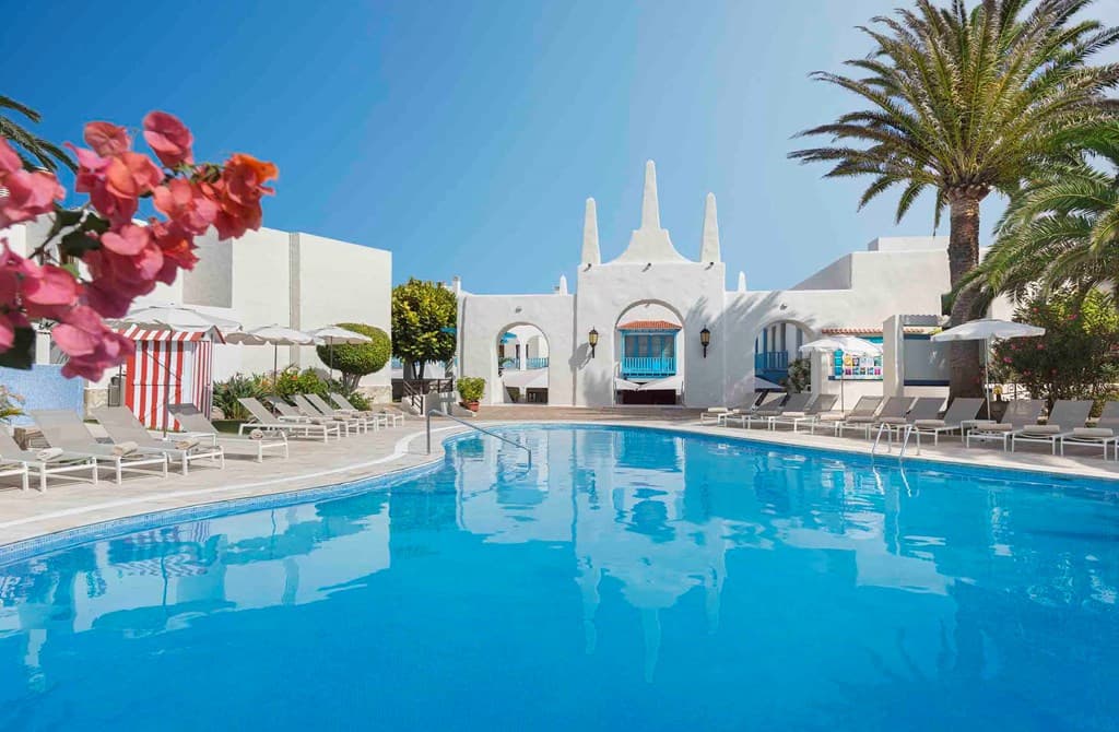 Beachfront Family Suites - photo 2