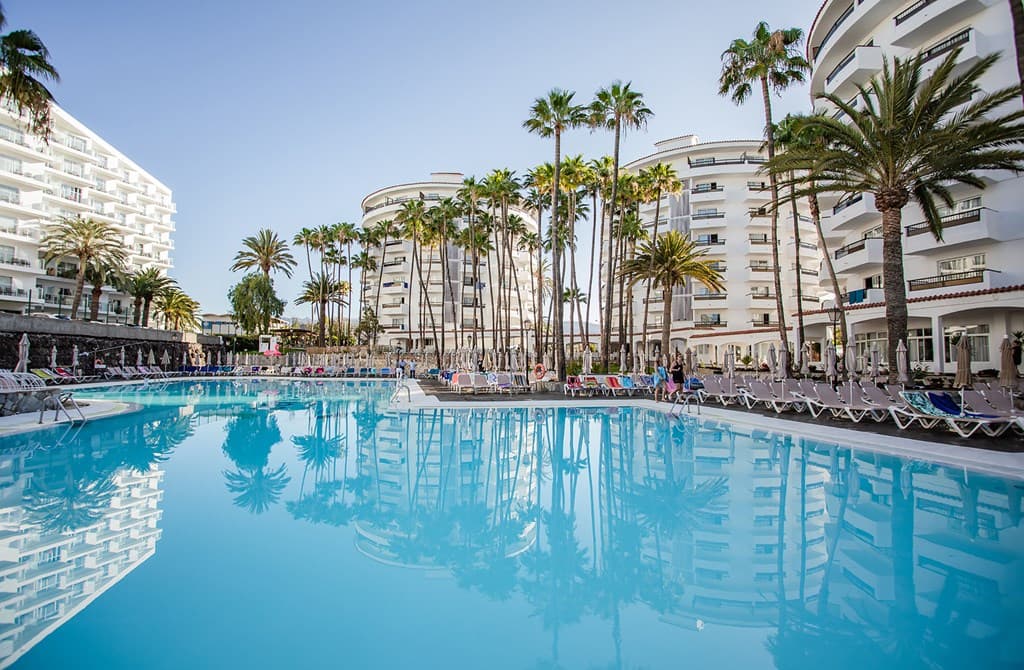 Servatur Waikiki Getaway