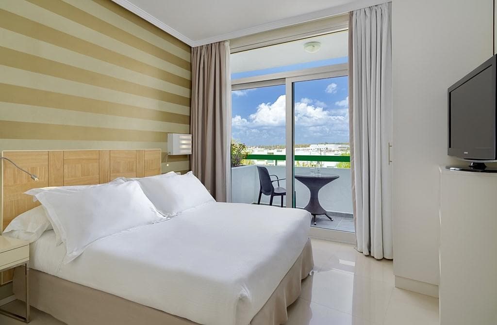 Luxury Family Getaway - photo 2