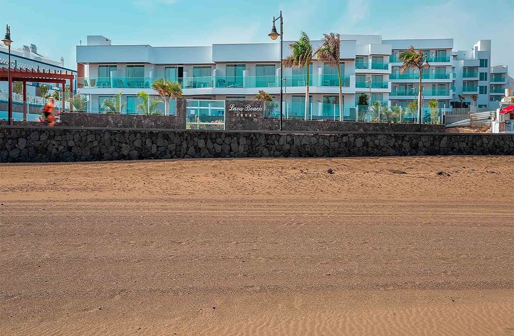 Lava Beach Hotel - photo 3