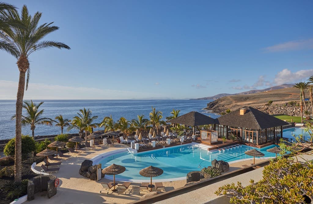 Luxury getaway by the beach - main photo