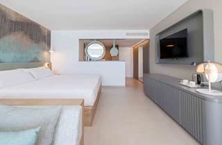 Beachside Resort Stay - photo 3