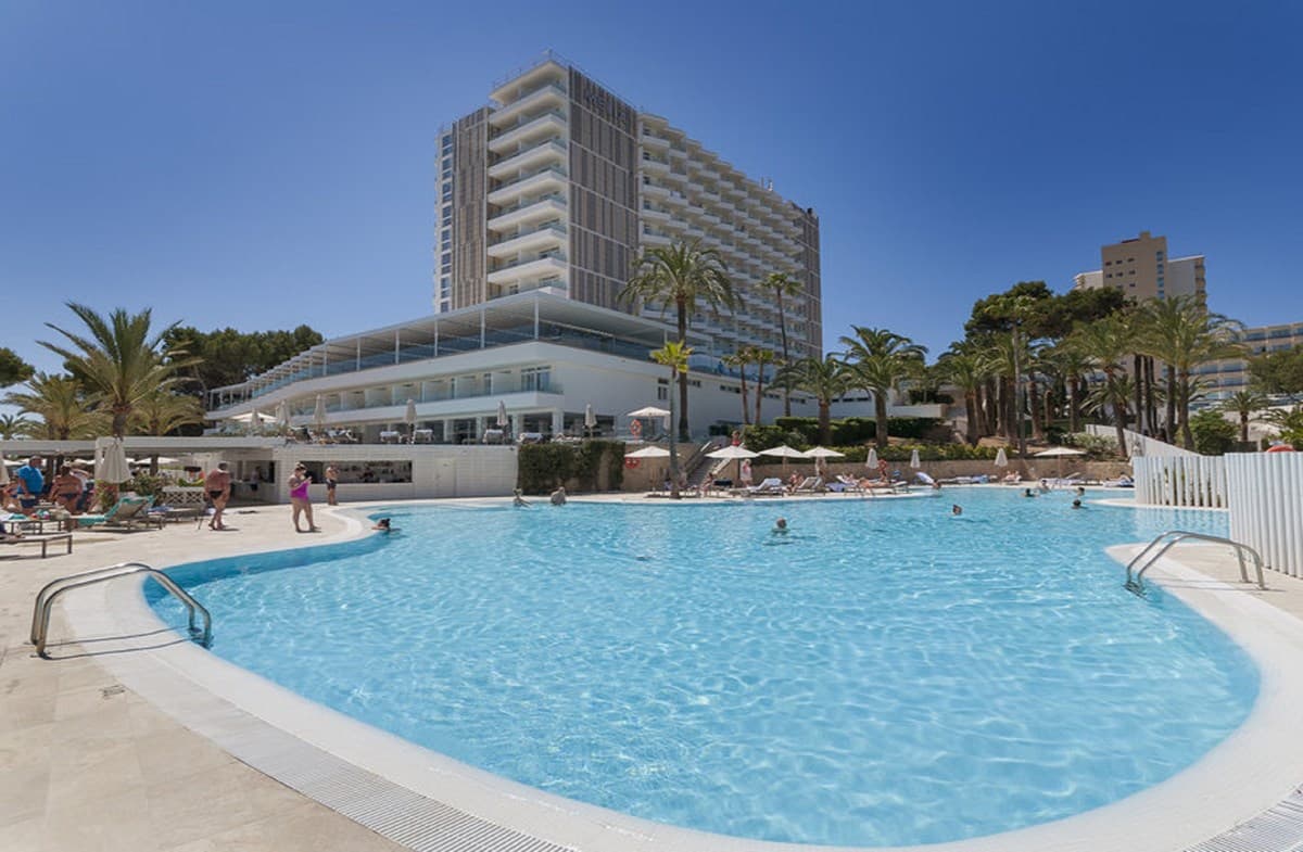 Magaluf Getaway - photo 2