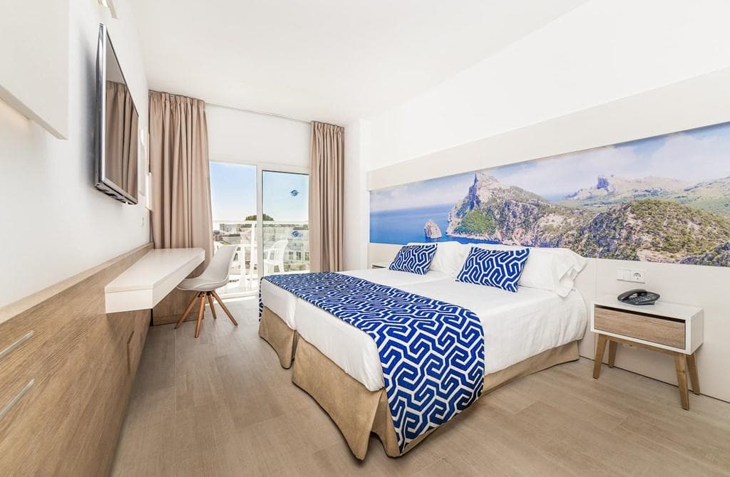 Palma Nova Getaway - photo 2