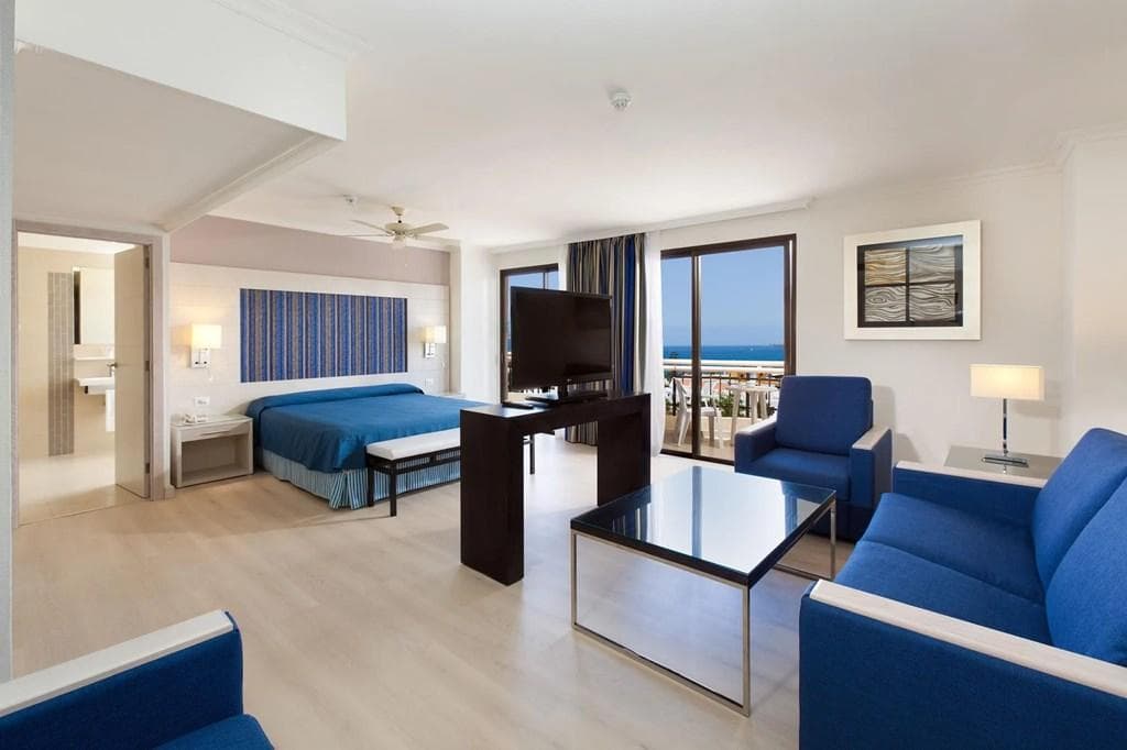 Tigotan Hotel Getaway - photo 3