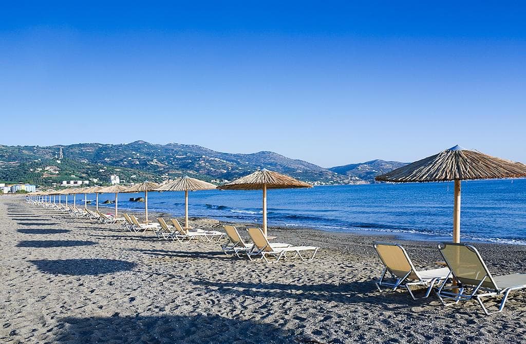 Serene beachfront getaway - photo 3