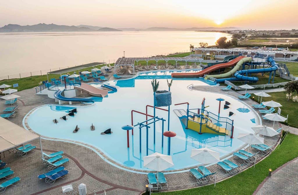 White Olive Marine Aquapark - photo 2