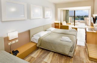 Sovereign Beach Hotel - photo 3