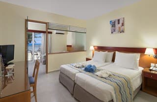 Avra Beach Hotel - photo 3