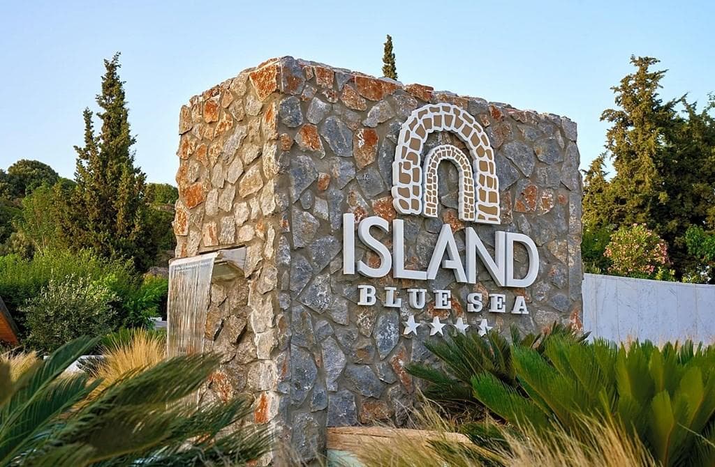 Blue Sea Island - photo 3