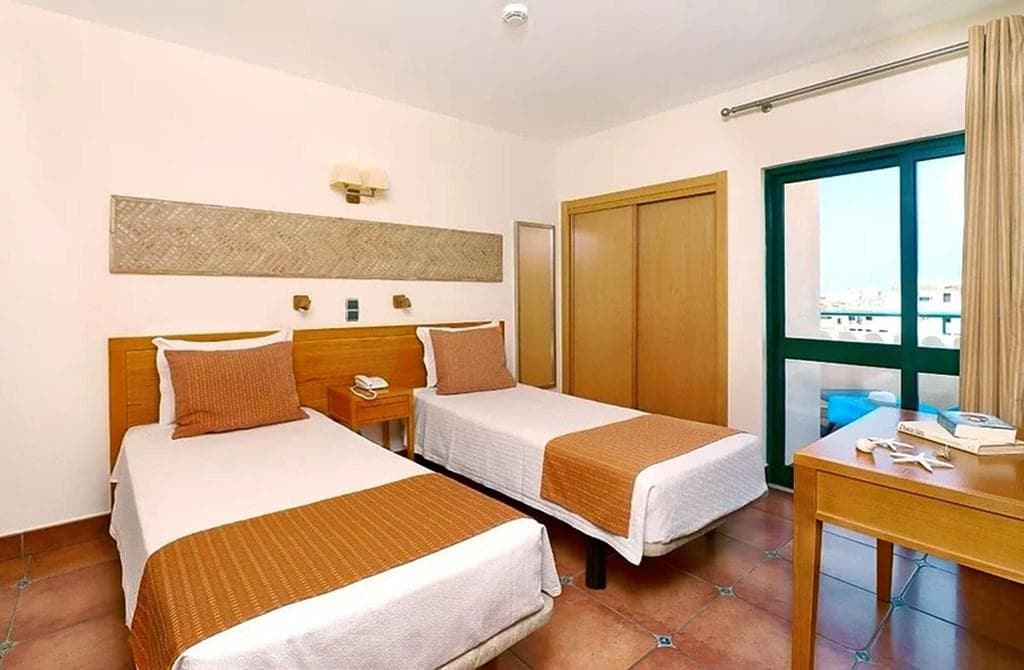 Oceanus Aparthotel - photo 2