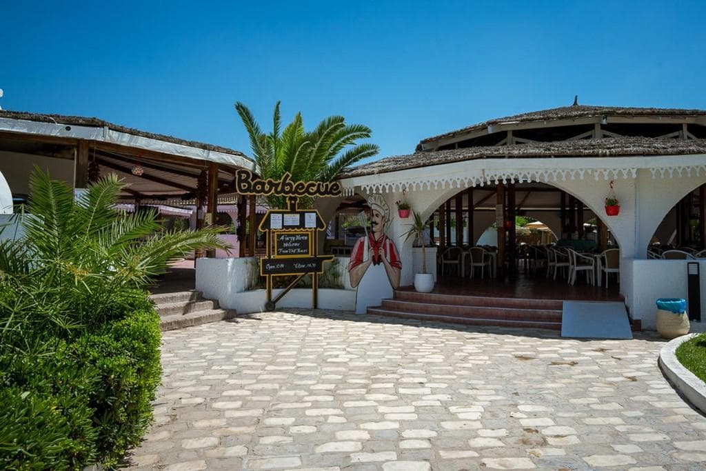 Phenicia Hotel - photo 3