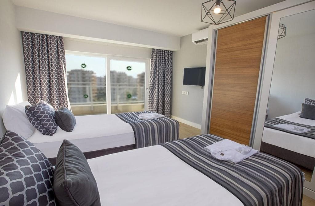 Greenwood Suites Resort - photo 2