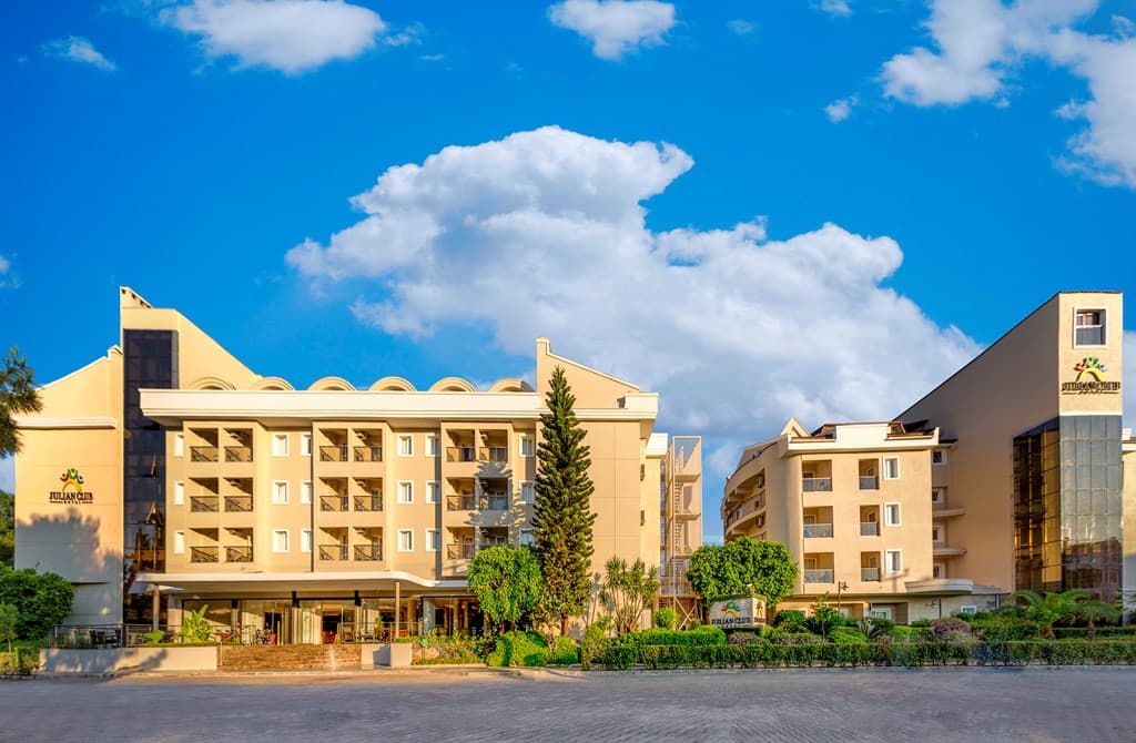Julian Club Hotel - photo 2