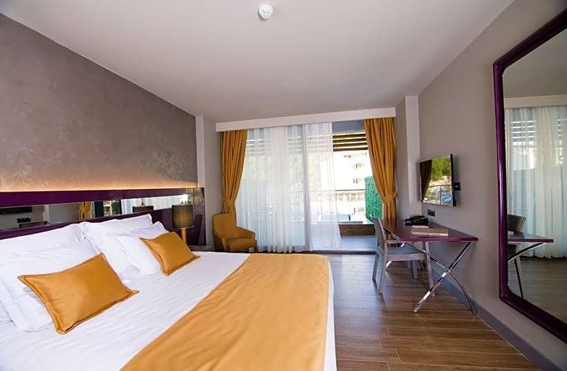 Mirage World Hotel - photo 2
