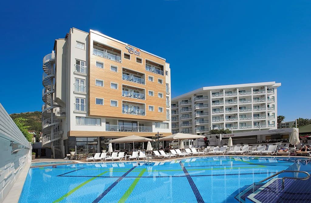 Cettia Beach Resort - photo 2