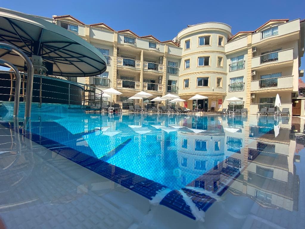 Club Karakas Apartments
