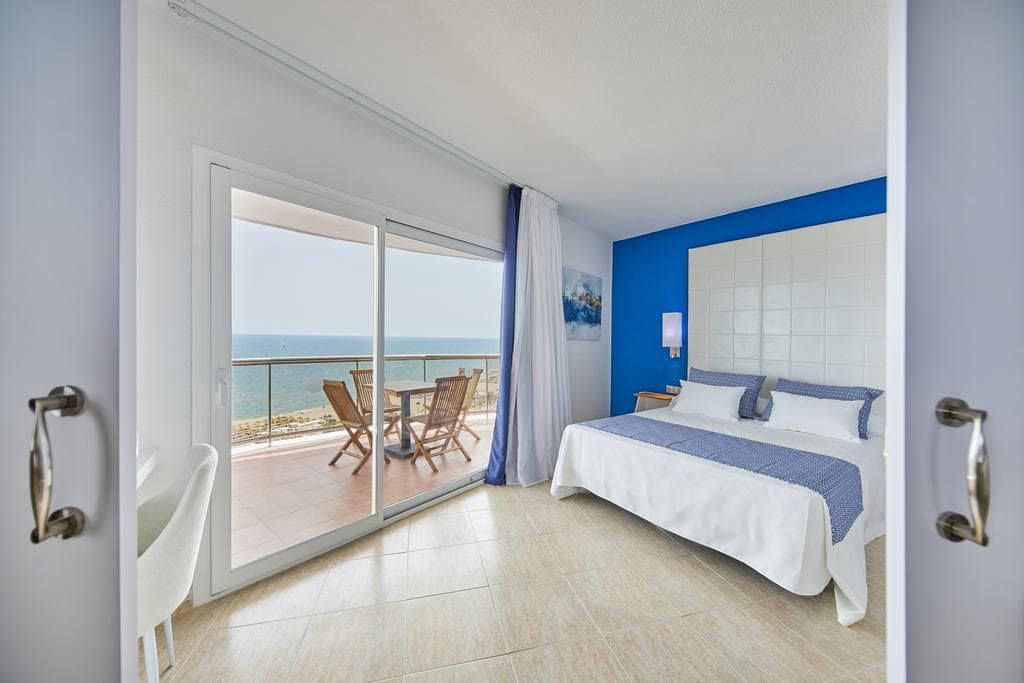 Ibersol Torremolinos Beach - photo 2