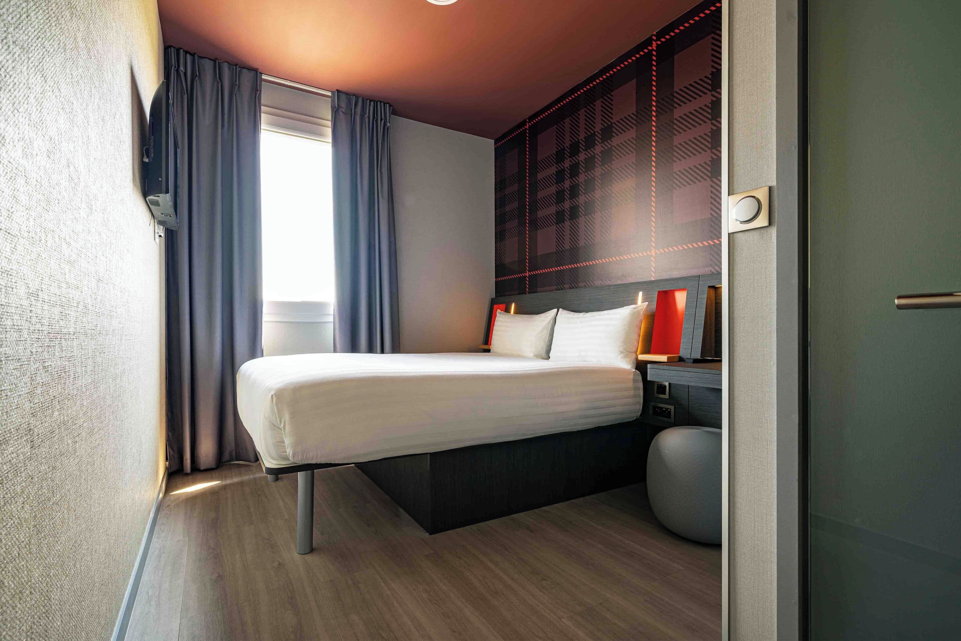 easyHotel Paris 2 nights