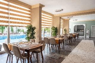 Side Spring Hotel - photo 2