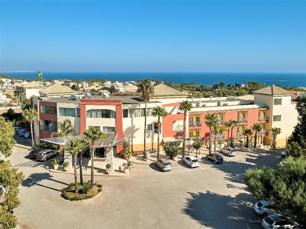 Albufeira Getaway - photo 3