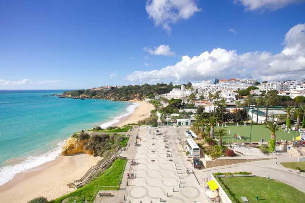 Albufeira Getaway - photo 3