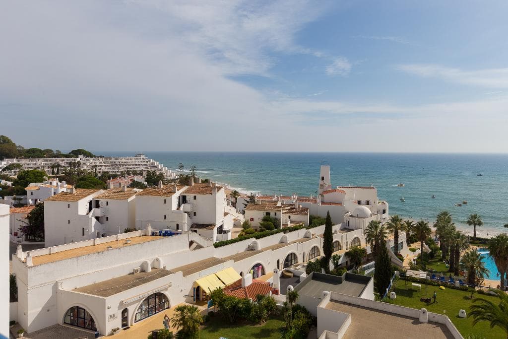 Albufeira Getaway - photo 3