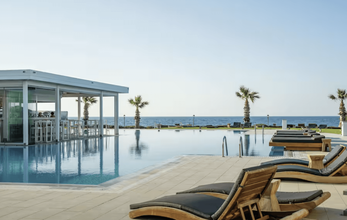Seafront Stylish Retreat - photo 3