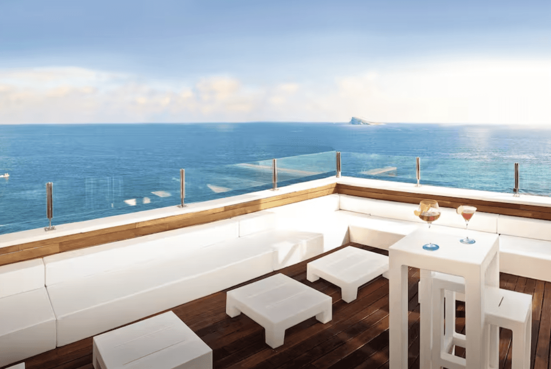 Luxury Seafront Stay - photo 3