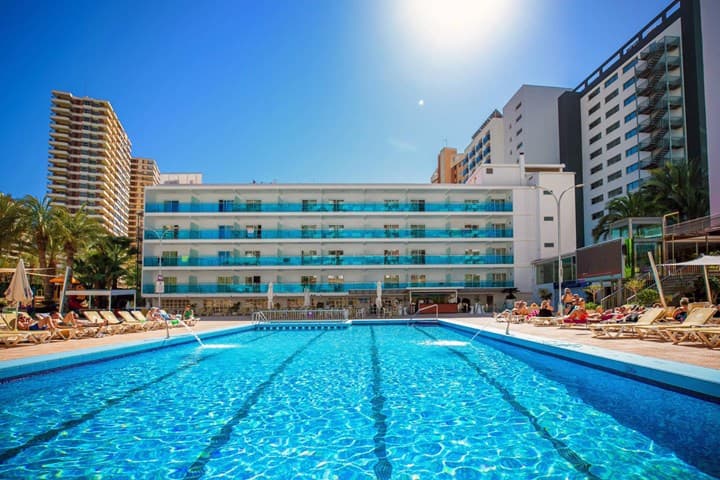 Sunshine Holiday - main photo
