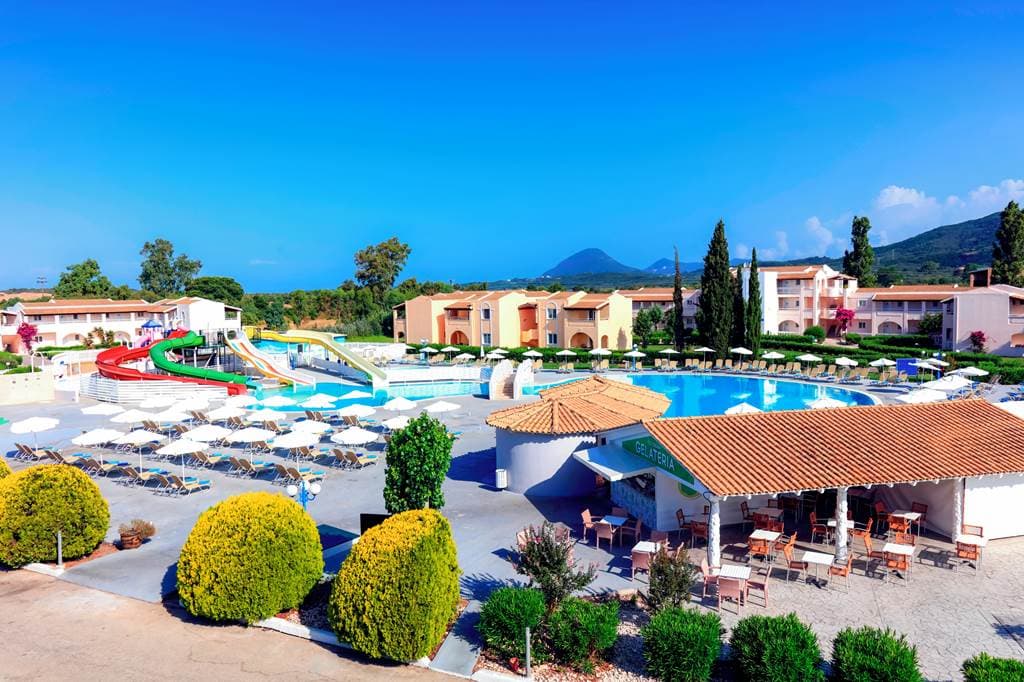 Sandy Beach Resort - photo 2