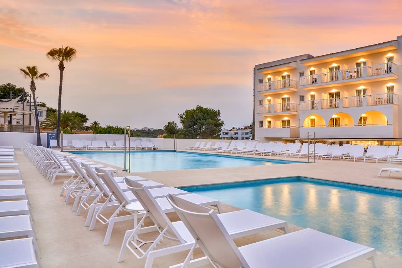 7 Nights in Majorca - photo 2
