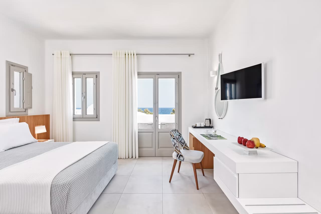 Santorini Summer Getaway - photo 3