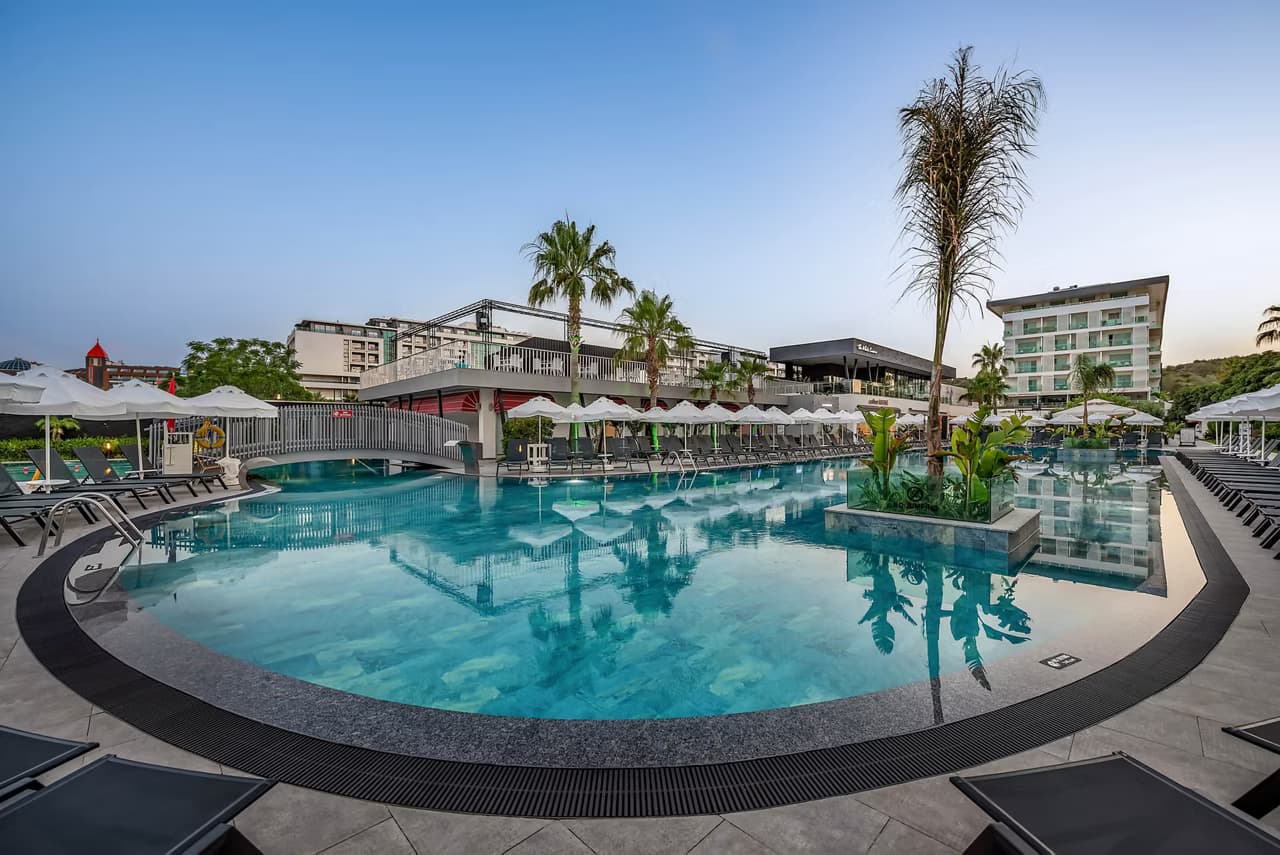 White City Resort - photo 3