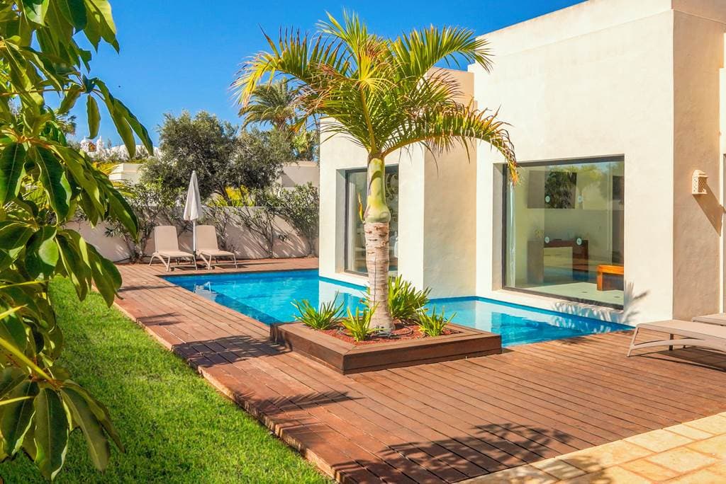 Beachfront Holiday - main photo