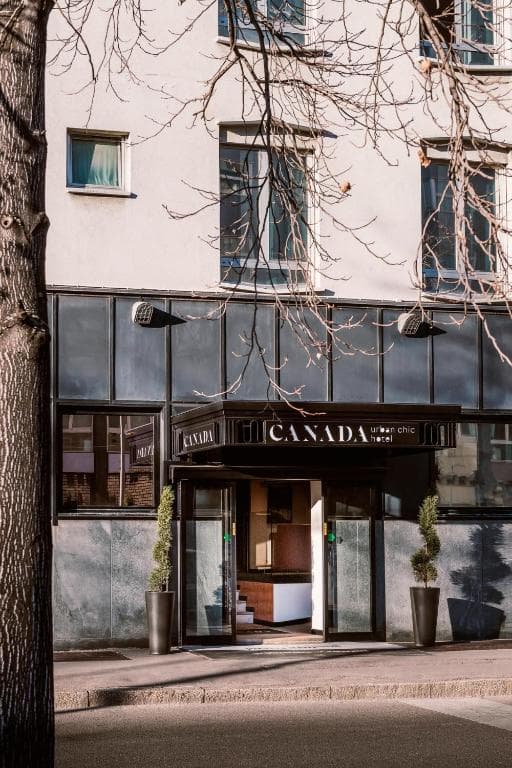 Hotel Canada - main photo