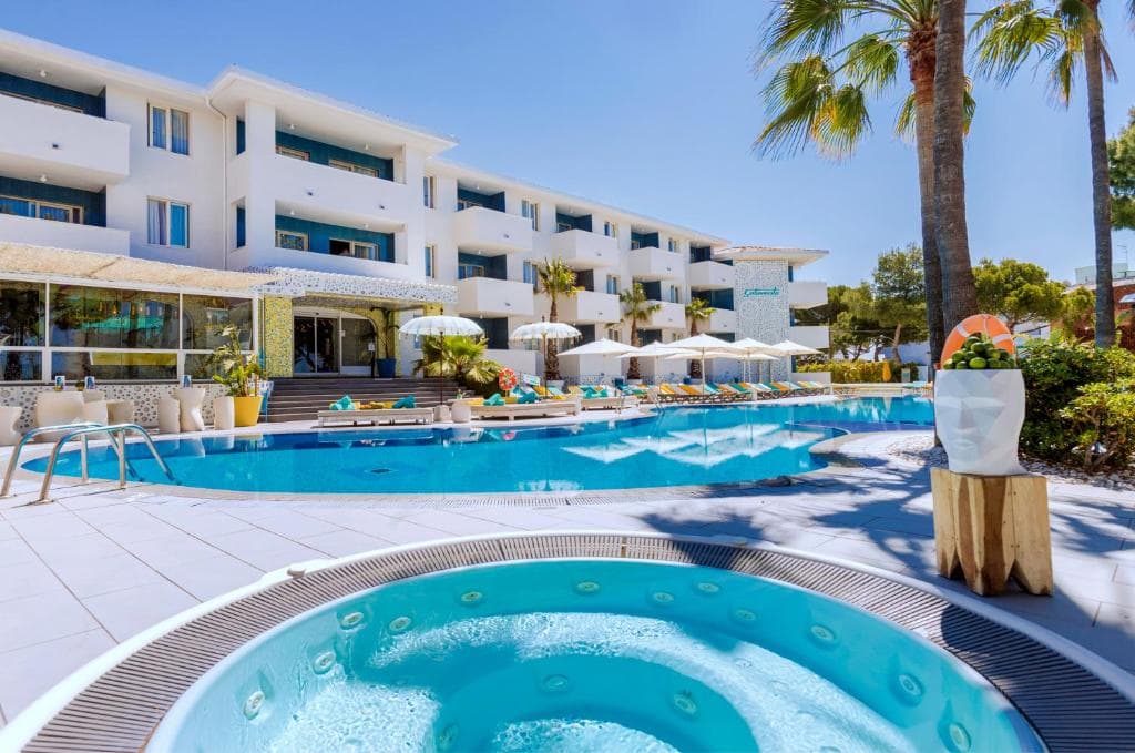 Sotavento Club Apartments in Magalluf, Majorca - photo 2