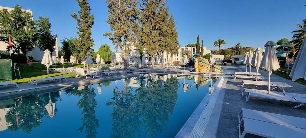 Blue Sea Holiday Village - photo 3