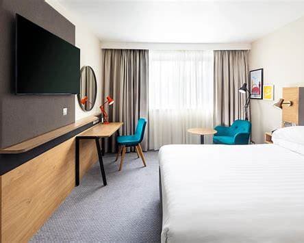 Holiday Inn Gatwick - photo 2