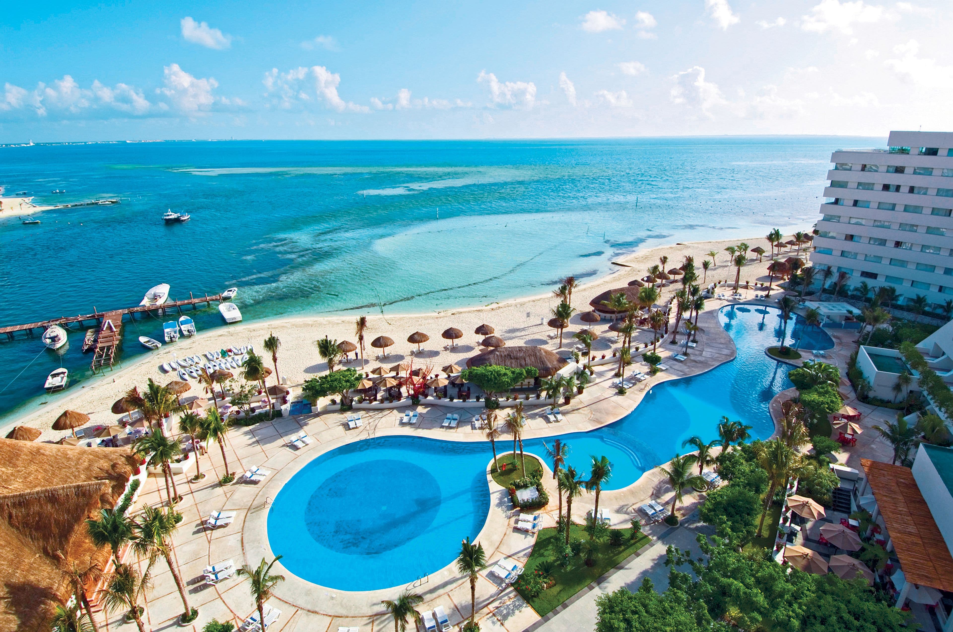 5-star Grand Oasis Palm resort - main photo